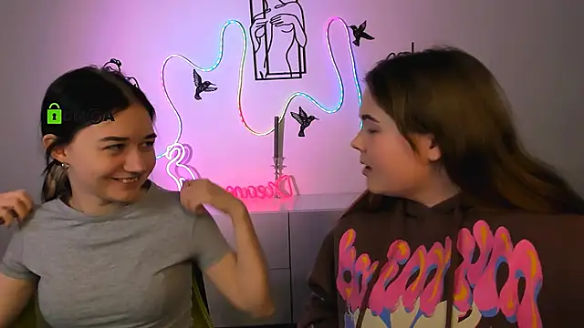 Snapshot of candy_flossie1 chatting on 12-18-25, 06:08 candy flossie1 online show from 12-18-25, 06:08