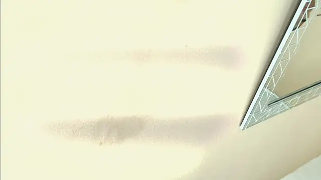 HallieStone online show from 12-19-25, 12:01