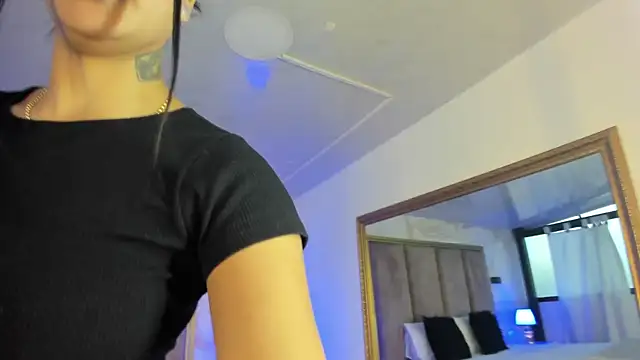 MelissaGill  online show from 12-05-25, 12:36