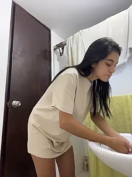 Miia moonn online show from 12-15-25, 11:36