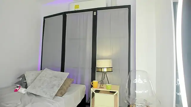 niicole steele  online show from 04-16-26, 09:39