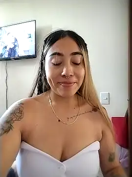 Snapshot of Manuela_Velvet chatting on 12-01-25, 03:06 Manuela Velvet online show from 12-01-25, 03:06