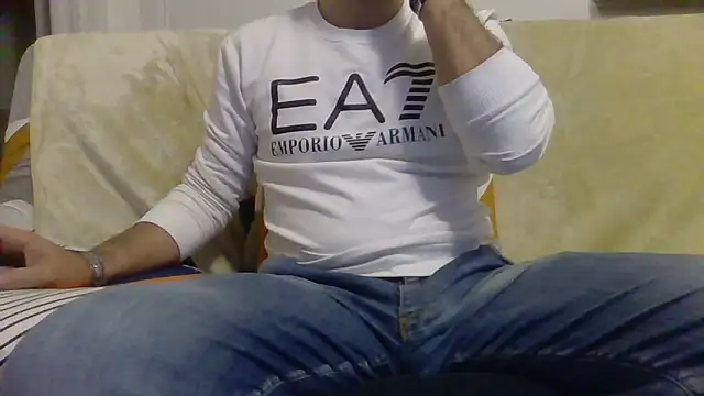 Snapshot of Eroshotlicker chatting on 04-24-26, 09:06 Eroshotlicker online show from 04-24-26, 09:06