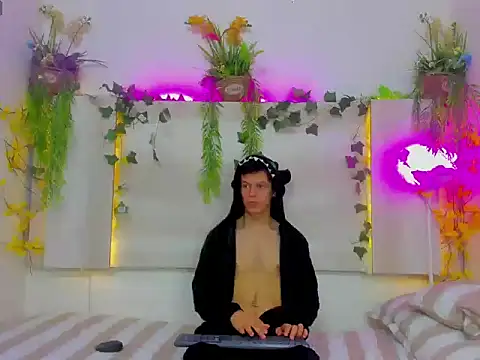 AngelSlimm online show from 11-28-25, 05:10