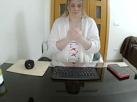 Adelyxveex online show from 11-30-25, 10:58