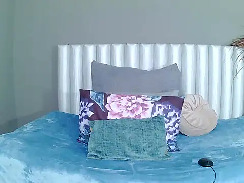 Snapshot of SavageHoney chatting on 11-26-25, 08:32 SavageHoney online show from 11-26-25, 08:32