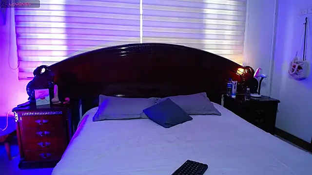 jacko Charlotte online show from 11-30-25, 04:22