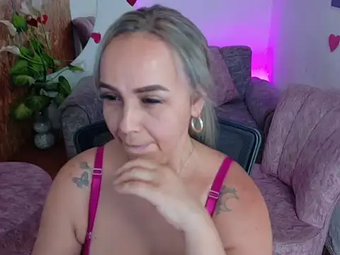 Snapshot of Aunty_milf chatting on 02-05-26, 08:02 Aunty milf online show from 02-05-26, 08:02