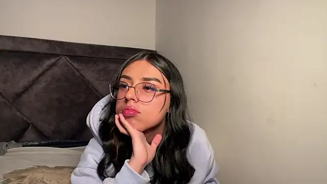 Snapshot of Nathalie_spencer2 chatting on 01-12-26, 03:34 Nathalie spencer2 online show from 01-12-26, 03:34