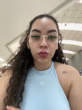 Snapshot of VictoriaaRose chatting on 06-16-26, 08:33 VictoriaaRose online show from 06-16-26, 08:33