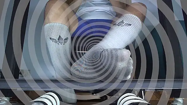 Snapshot of Alphacashmaster777 chatting on 12-16-25, 02:22 Alphacashmaster777 online show from 12-16-25, 02:22