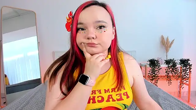 Snapshot of Rose_Luvv chatting on 06-14-26, 06:59 Rose Luvv online show from 06-14-26, 06:59