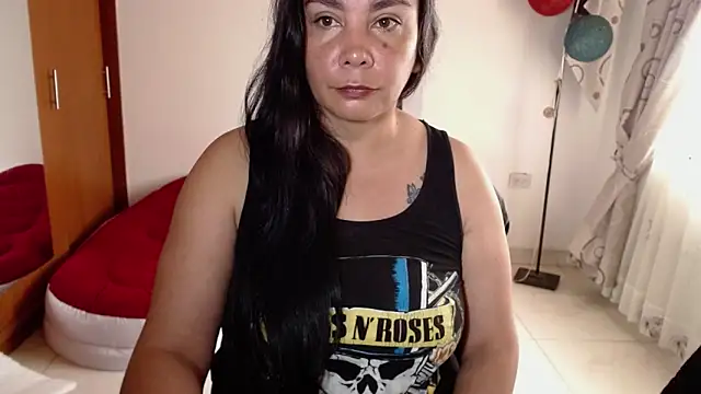 Snapshot of vivian-milf chatting on 11-25-25, 01:55 vivian-milf online show from 11-25-25, 01:55