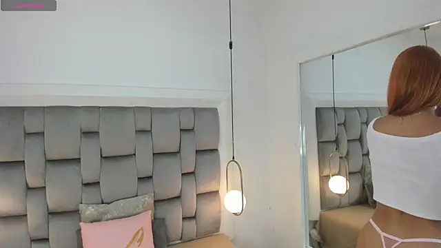 Snapshot of gaby_smit__ chatting on 12-19-25, 11:39 gaby smit online show from 12-19-25, 11:39