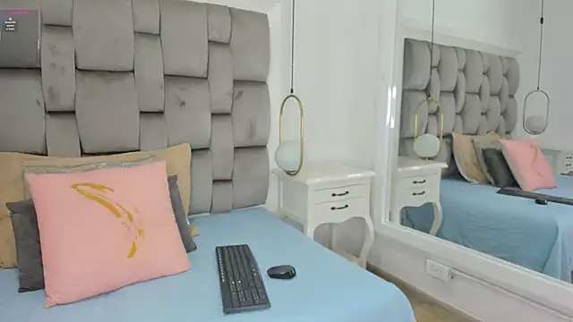 Snapshot of gaby_smit__ chatting on 01-14-26, 11:38 gaby smit online show from 01-14-26, 11:38