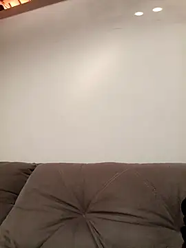 Snapshot of Cugulosojmbv chatting on 12-17-25, 10:21 Cugulosojmbv online show from 12-17-25, 10:21