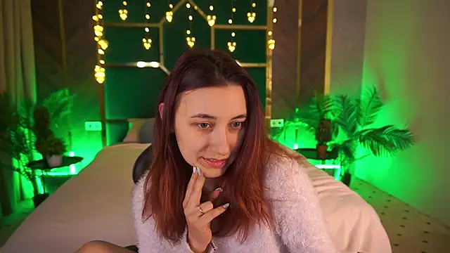 Snapshot of RoxieRay chatting on 03-18-26, 01:47 RoxieRay online show from 03-18-26, 01:47
