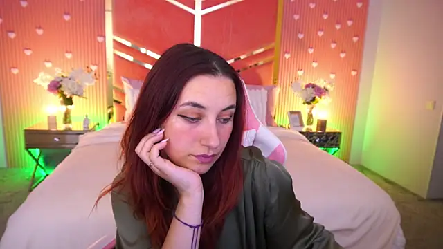 Snapshot of RoxieRay chatting on 07-17-26, 01:29 RoxieRay online show from 07-17-26, 01:29