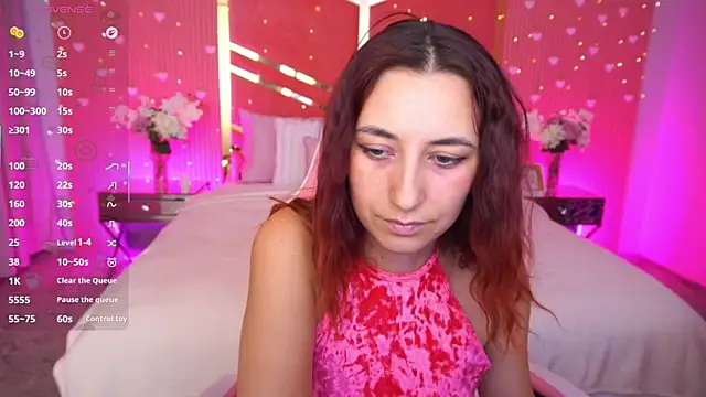 Snapshot of RoxieRay chatting on 07-25-26, 01:52 RoxieRay online show from 07-25-26, 01:52