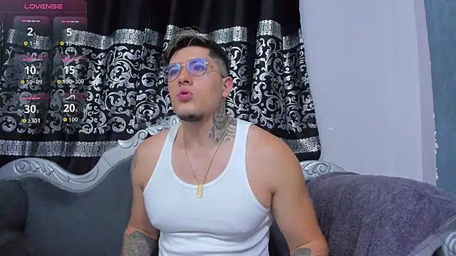 Snapshot of ArturFrostt chatting on 12-04-25, 11:19 ArturFrostt online show from 12-04-25, 11:19