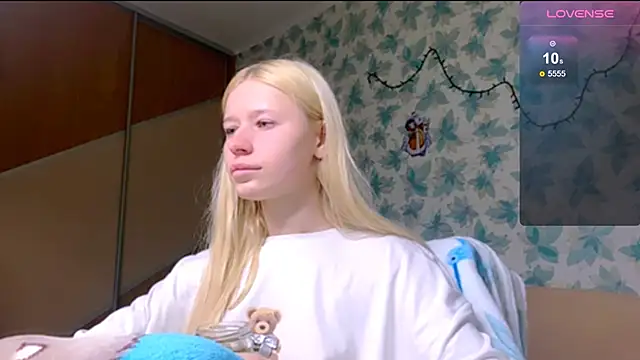 Barbie Blondie online show from 03-28-26, 04:28