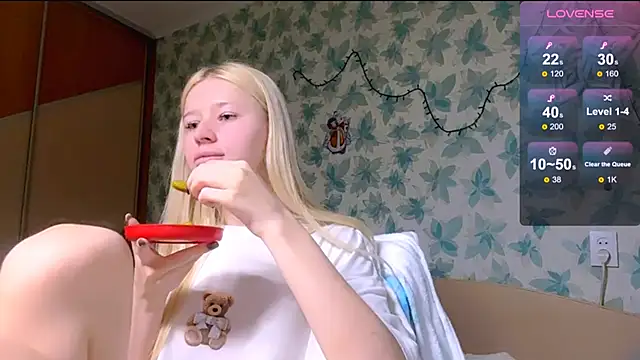 Barbie Blondie online show from 03-29-26, 03:23