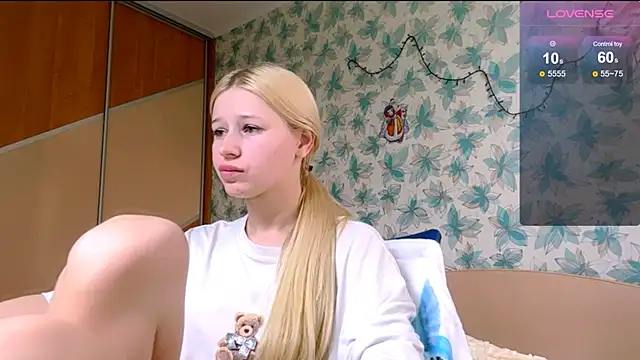 Barbie Blondie online show from 04-03-26, 01:53