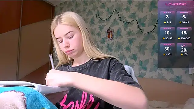 Barbie Blondie online show from 04-11-26, 03:16