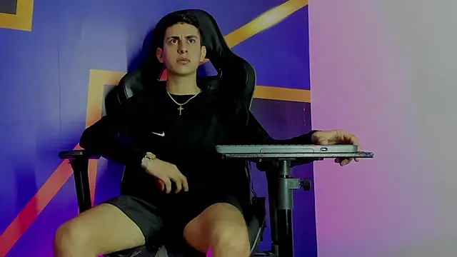 Snapshot of twink_scott_ chatting on 12-03-25, 04:31 twink scott online show from 12-03-25, 04:31