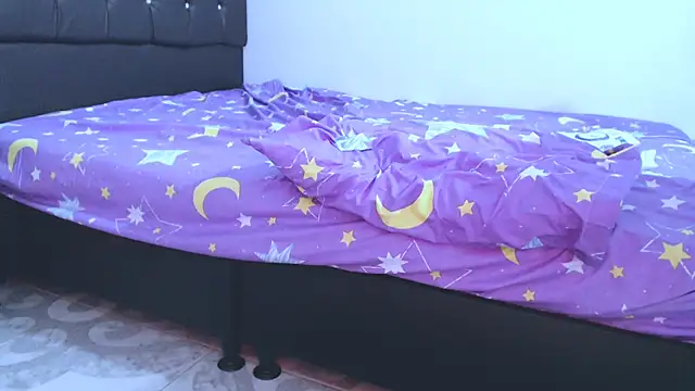 NoaLeon21 online show from 12-18-25, 09:10