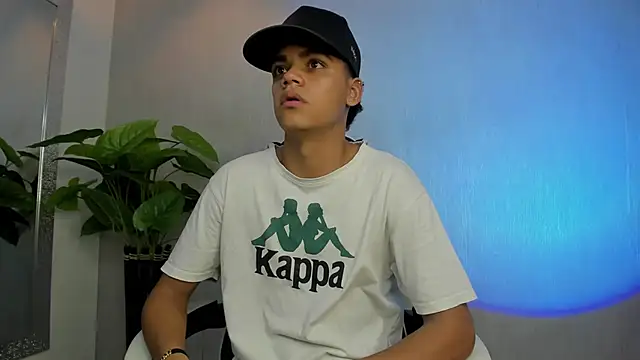 Isaac Collins  online show from 12-03-25, 07:34