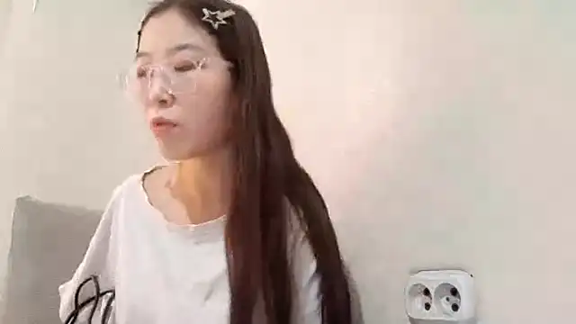 MollyTiger online show from 12-04-25, 06:44