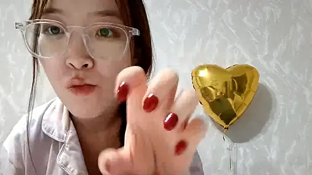 MollyTiger online show from 12-17-25, 02:34