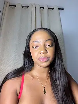 Snapshot of TiiffanyJackson_ chatting on 12-17-25, 01:44 TiiffanyJackson online show from 12-17-25, 01:44