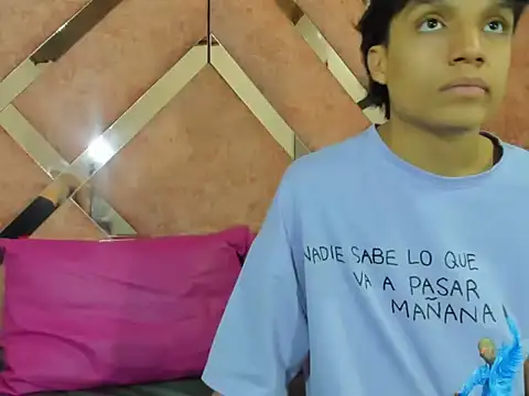 Yui And rin  online show from 12-05-25, 02:31