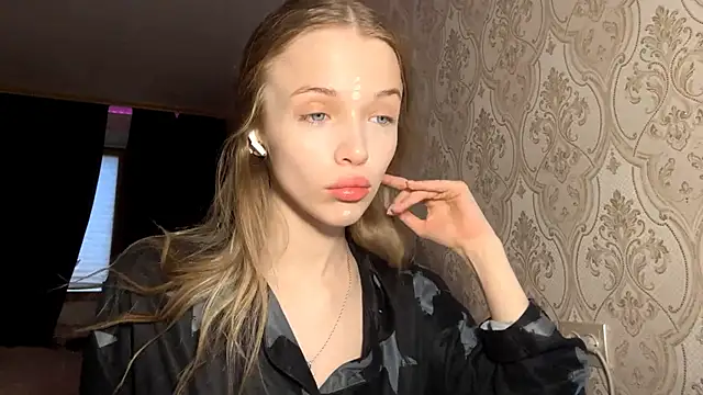 Snapshot of AshlyPalas chatting on 11-27-25, 10:39 AshlyPalas online show from 11-27-25, 10:39