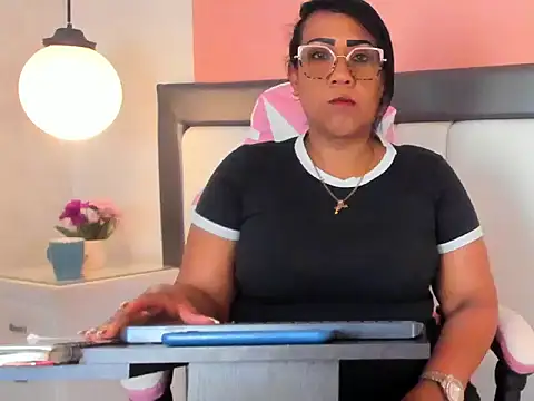 KarolWest  online show from 12-16-25, 11:59