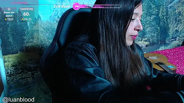 Snapshot of luanablood chatting on 12-16-25, 12:04 luanablood online show from 12-16-25, 12:04