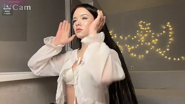 BeatriceMoonn online show from 11-27-25, 03:19