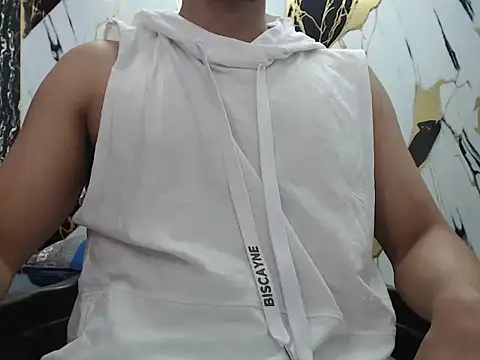 Snapshot of simonm667 chatting on 05-16-26, 07:34 simonm667 online show from 05-16-26, 07:34