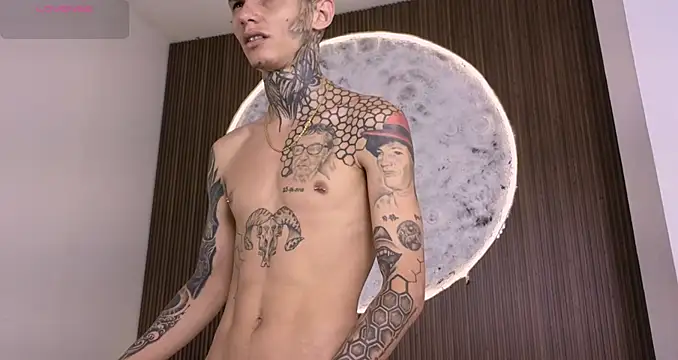 Paulo 527 online show from 04-12-26, 03:55