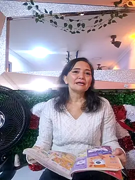 Snapshot of Alexa_Murphy_ chatting on 11-28-25, 01:25 Alexa Murphy online show from 11-28-25, 01:25