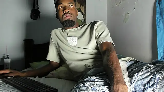 Snapshot of blaze_panther chatting on 03-02-26, 02:13 blaze panther online show from 03-02-26, 02:13