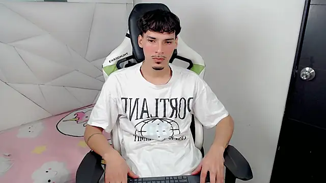 Yankeee  online show from 11-29-25, 03:53