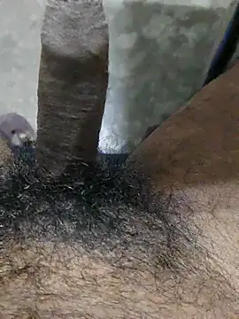 Snapshot of hunter379 chatting on 12-05-25, 04:58 hunter379 online show from 12-05-25, 04:58