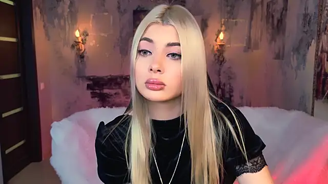 Snapshot of HyileyClark chatting on 12-02-25, 09:25 HyileyClark online show from 12-02-25, 09:25