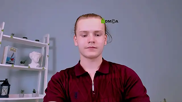 Snapshot of leo_void chatting on 12-15-25, 08:02 leo void online show from 12-15-25, 08:02