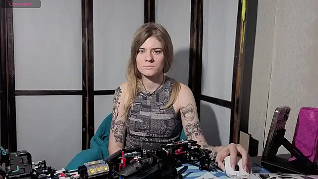 Adell Love online show from 06-10-26, 04:06