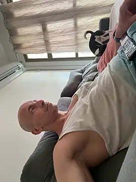 Snapshot of Russo41rj chatting on 12-16-25, 04:12 Russo41rj online show from 12-16-25, 04:12