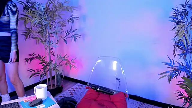 itsmroom  online show from 12-16-25, 01:27